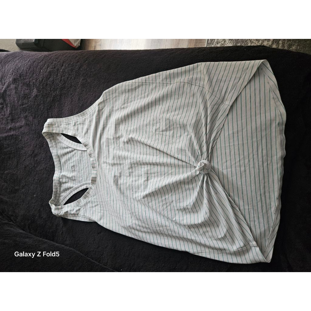 Women's Lululemon Tank Top Size 6 White Green Striped